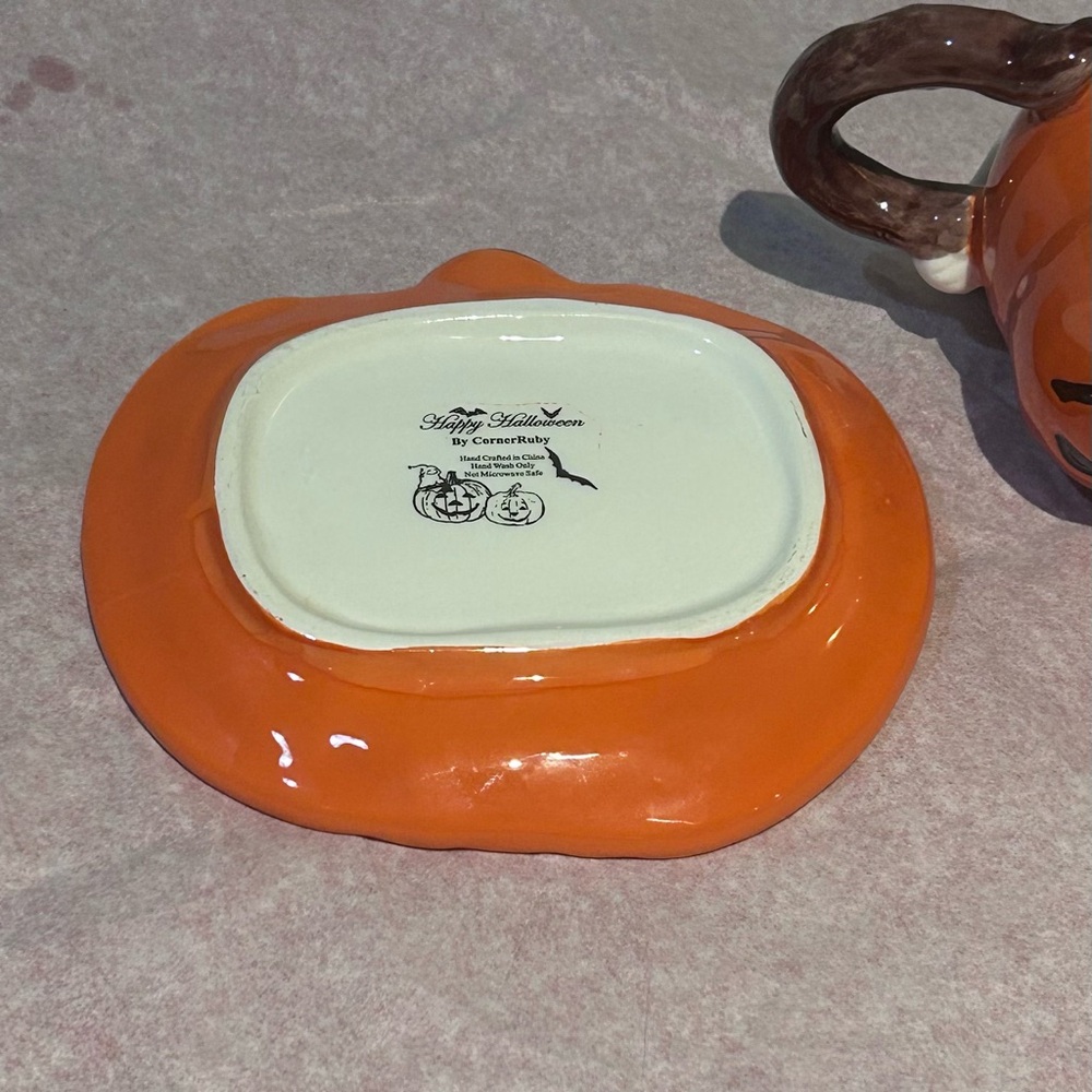 HAPPY HALLOWEEN By Corner Ruby 3 Piece Ceramic Pumpkin Mug, Saucer & Spoon Set. - Picture 5 of 12